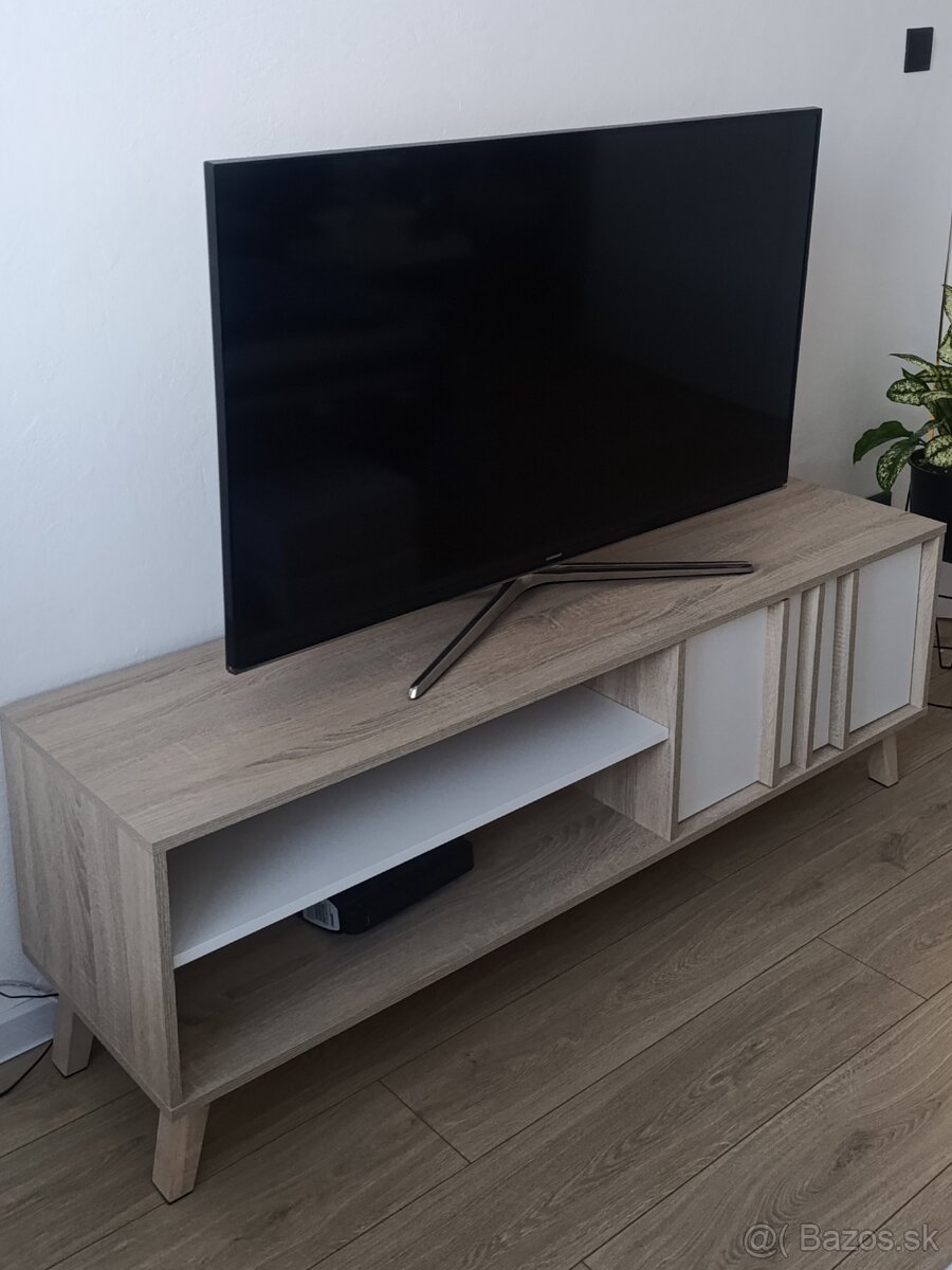 Televízny stolík zo svetlého duba - 2