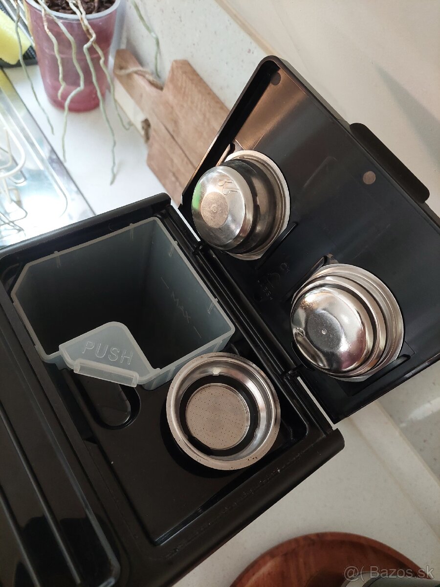 Pakovy kavovar Delonghi - 2