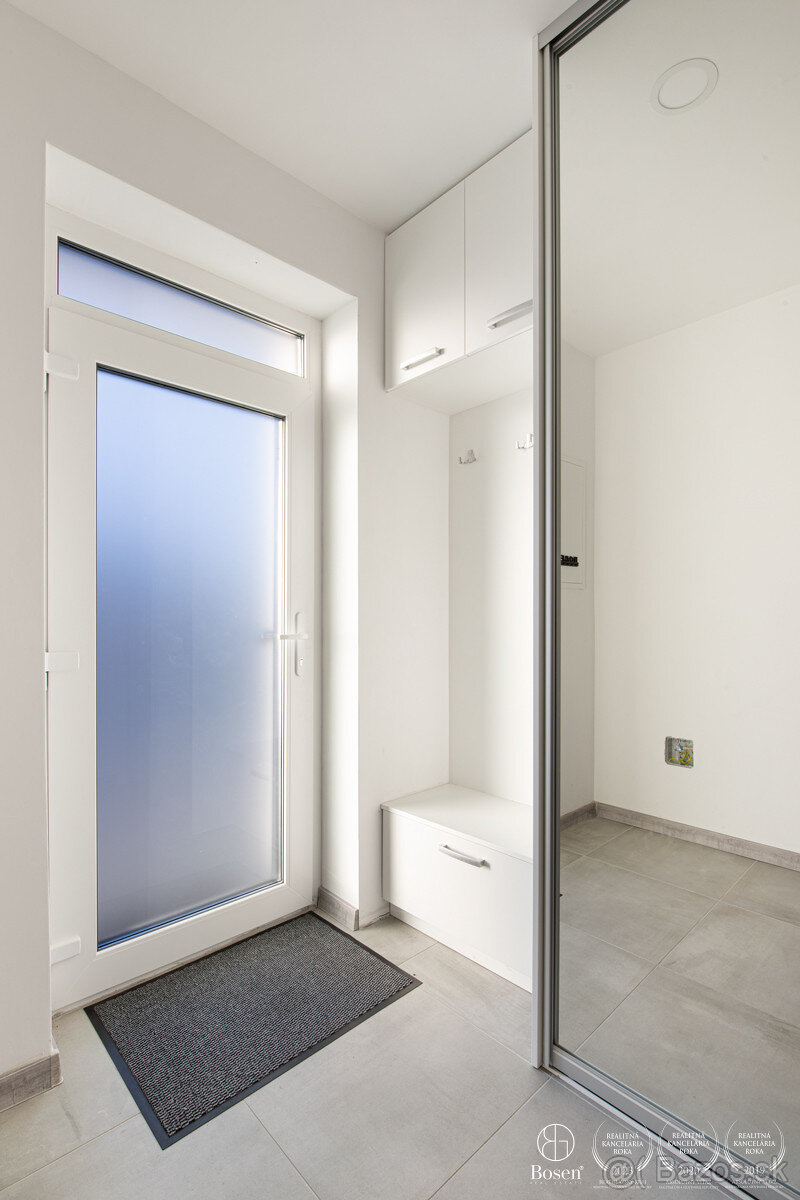 BOSEN | PRENÁJOM 3-izbový byt v rodinnom dome - Veľké Dvorní - 2