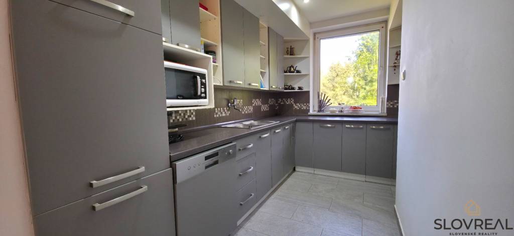 SLOVREAL - Predaj rodinného domu - Handlová - 2