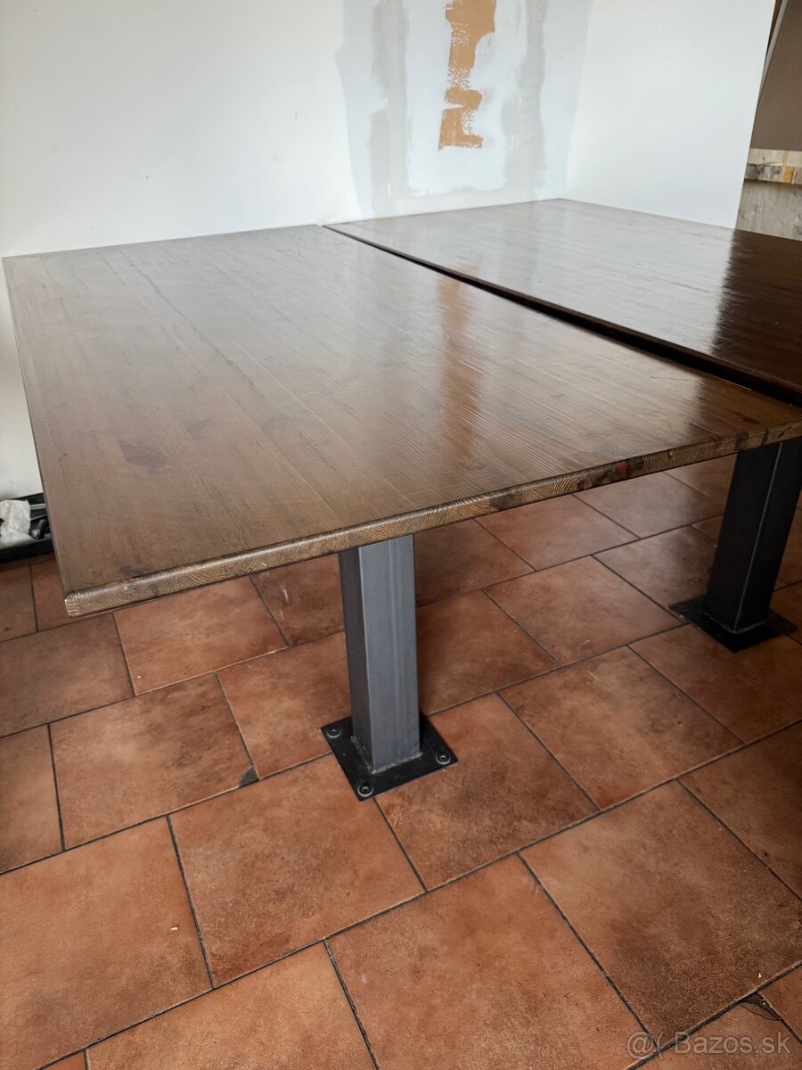 Masívne drevené stoly - 2