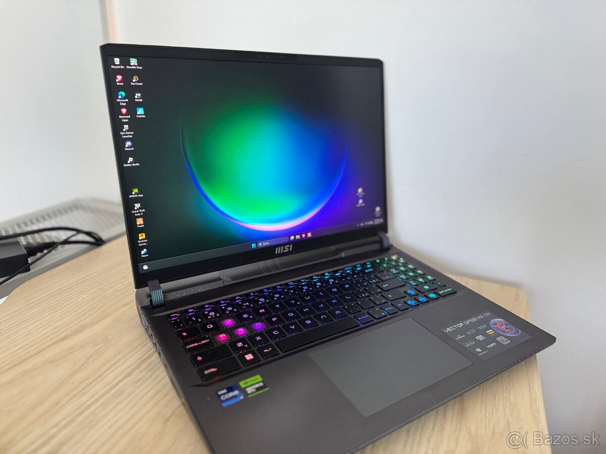 MSI Vector GP68HX RTX4080(12GB VRam) + príslušenstvo - 2