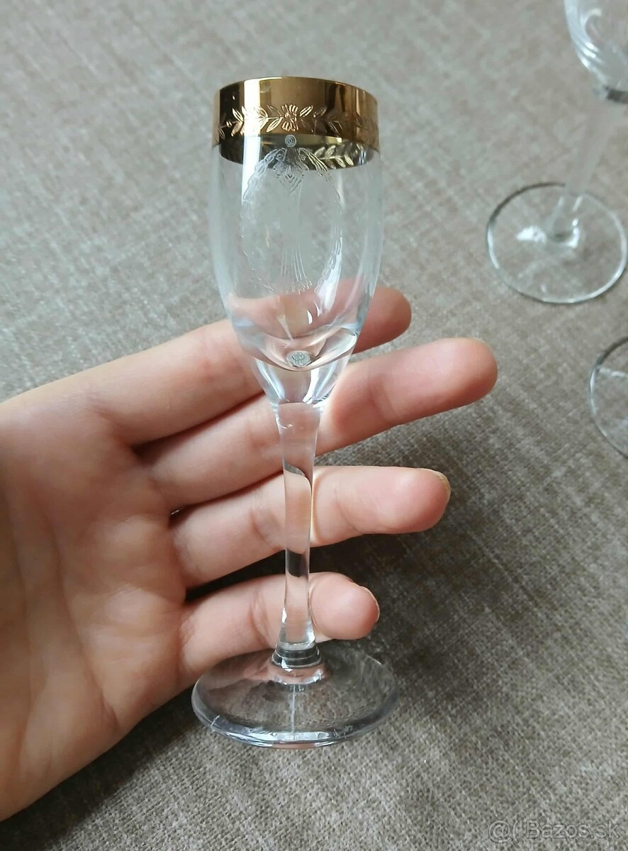 Krásne poháre na stopke - 40ml - 2