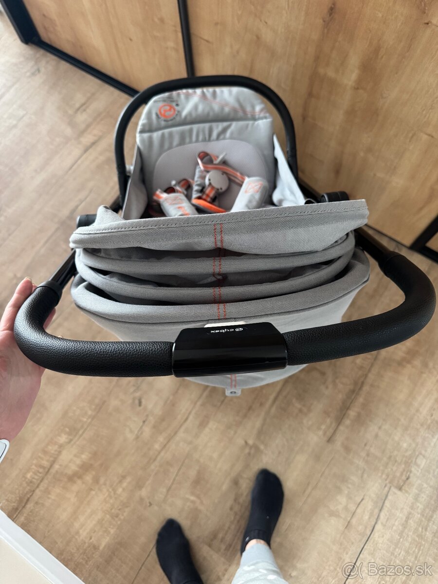 Cybex eezy s2+ - 2