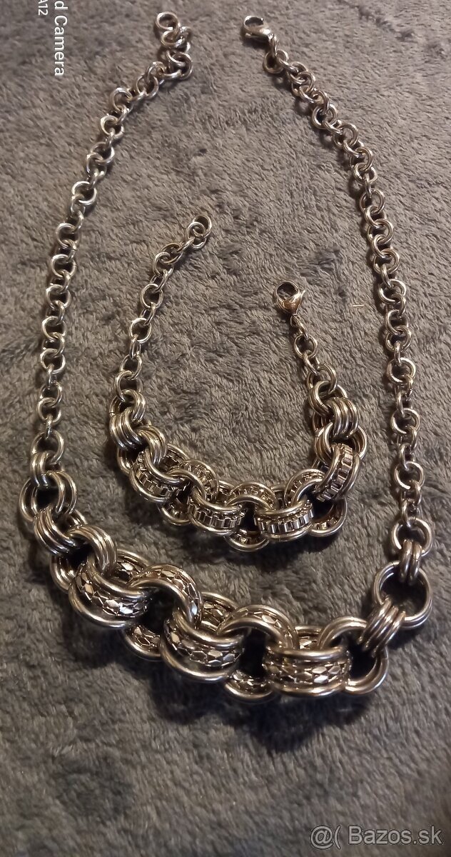 Dve sady a náušnice - 2