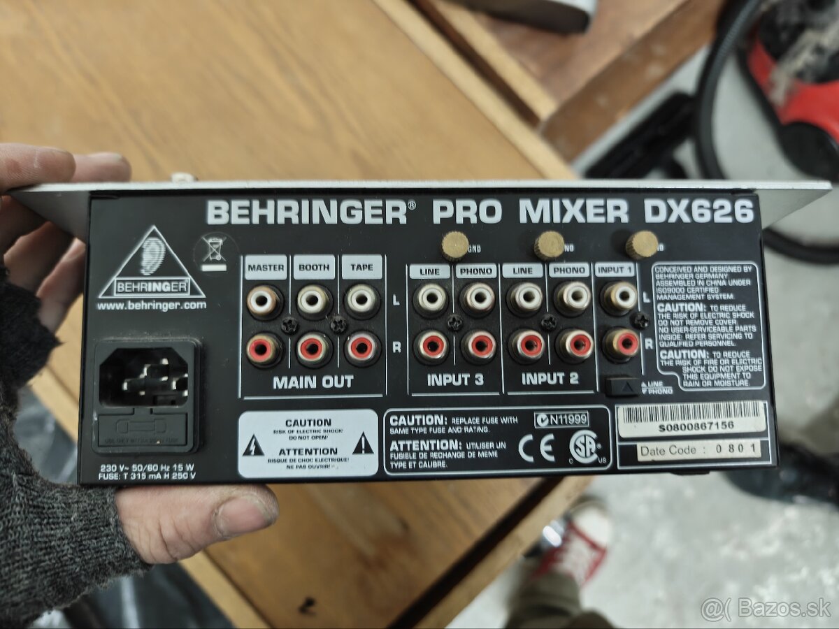 3 - kanálový Behringer DX626 mix - 2