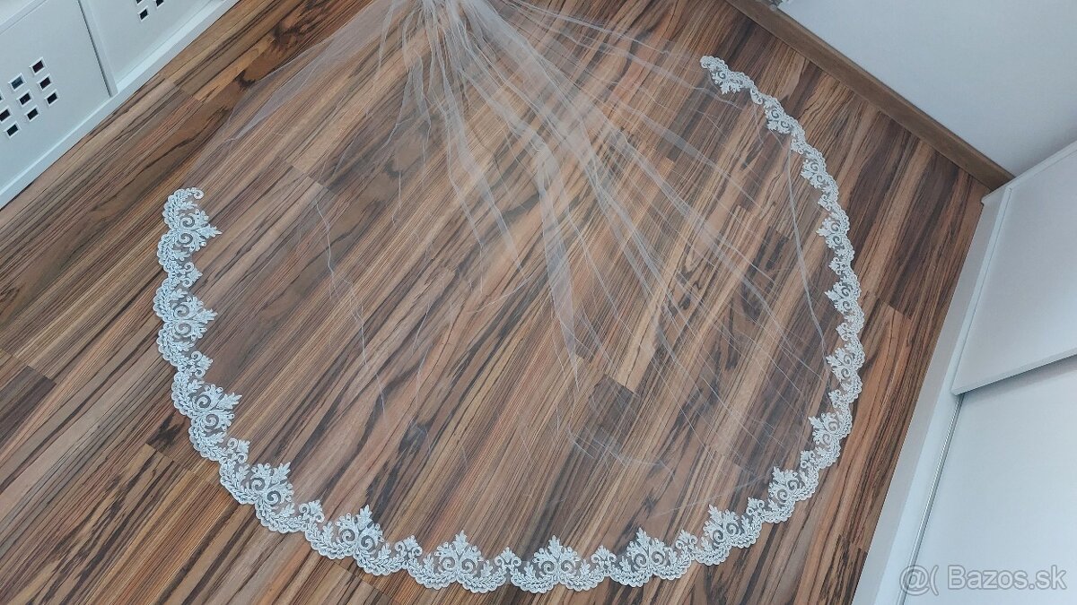 Svadobný závoj dlhý s čipkou - 2