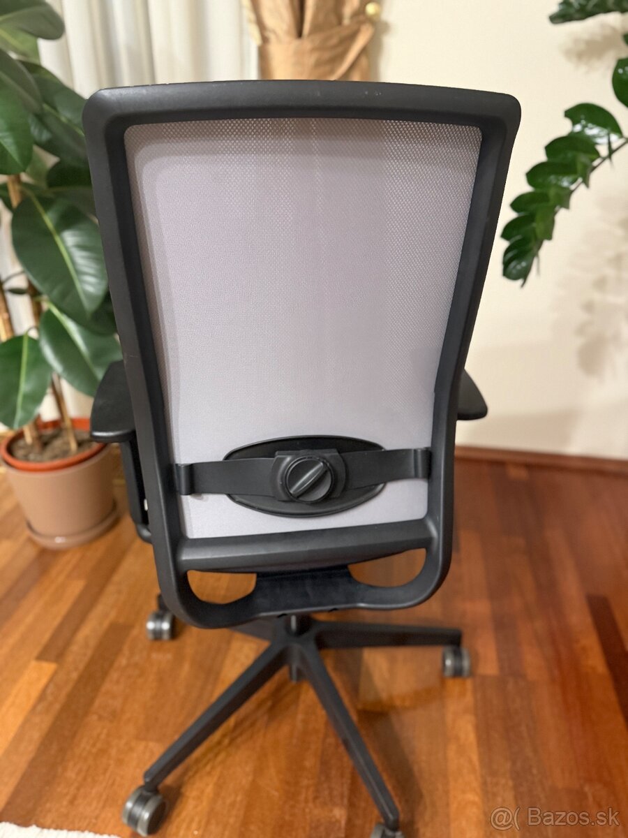 Kancelárska stolička. - 2