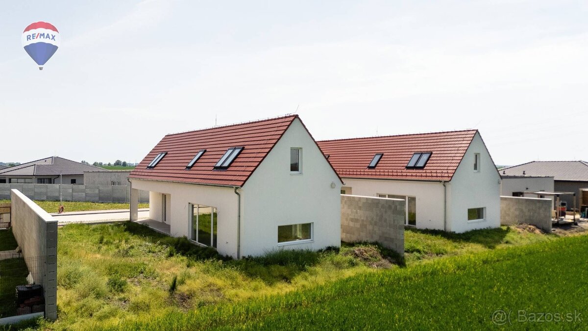 Moderný vidiecky dom v Topoľnici – bývanie i podnikanie v je - 2