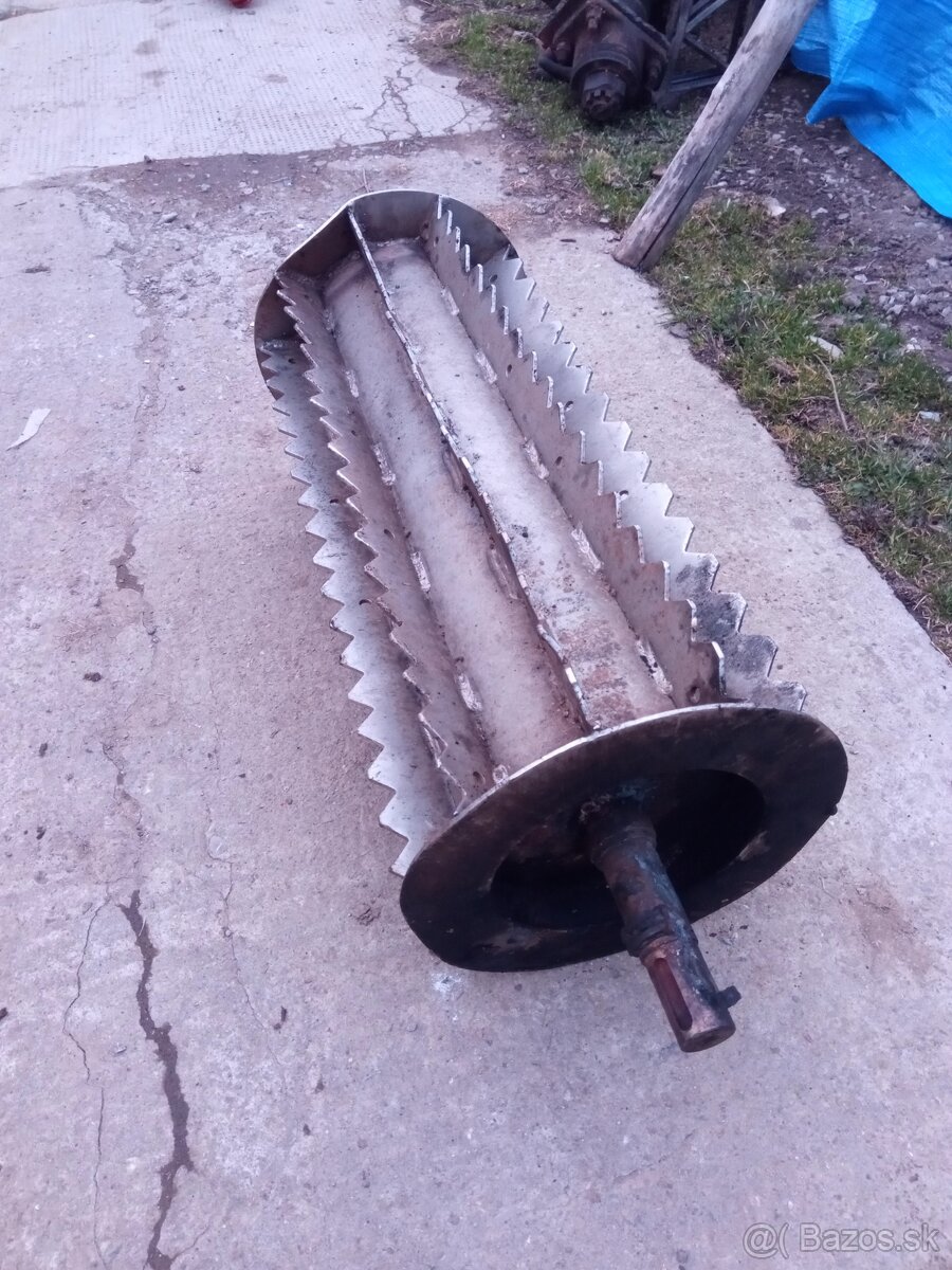 valec na štiepkovač - 2
