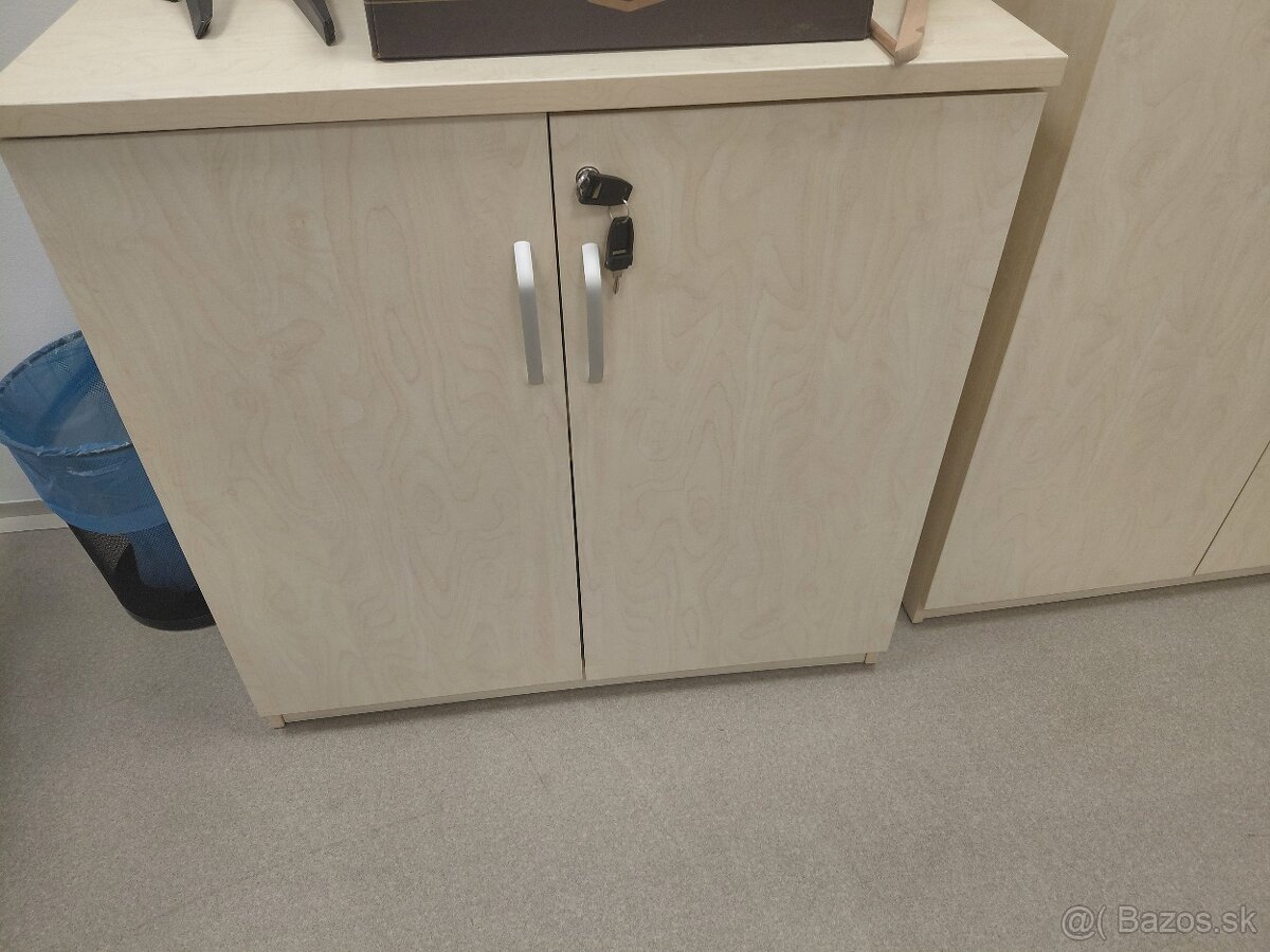 Kancelársky nábytok - 2