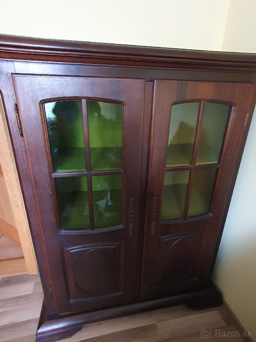 Predám starožitnú skriňu - 2