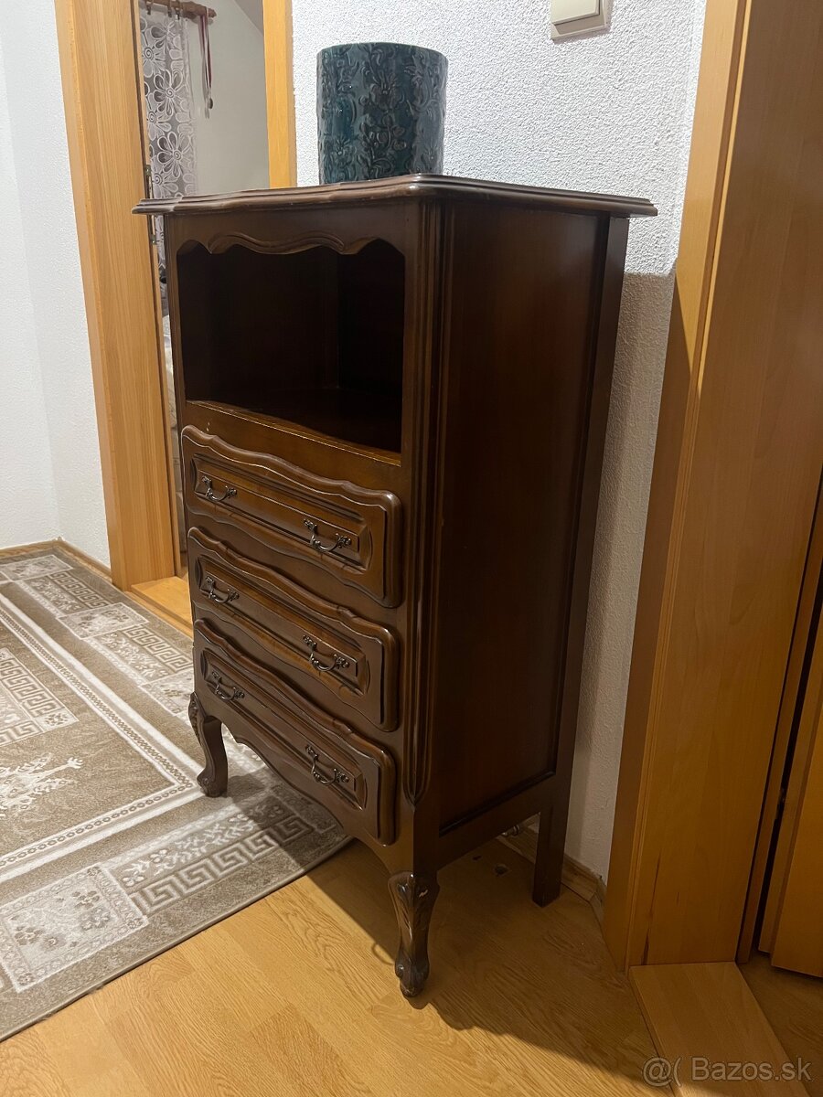 Malá štýlová komoda - 2