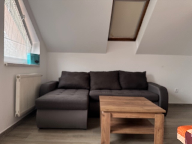 Dám do prenájmu 4 izbový - 2