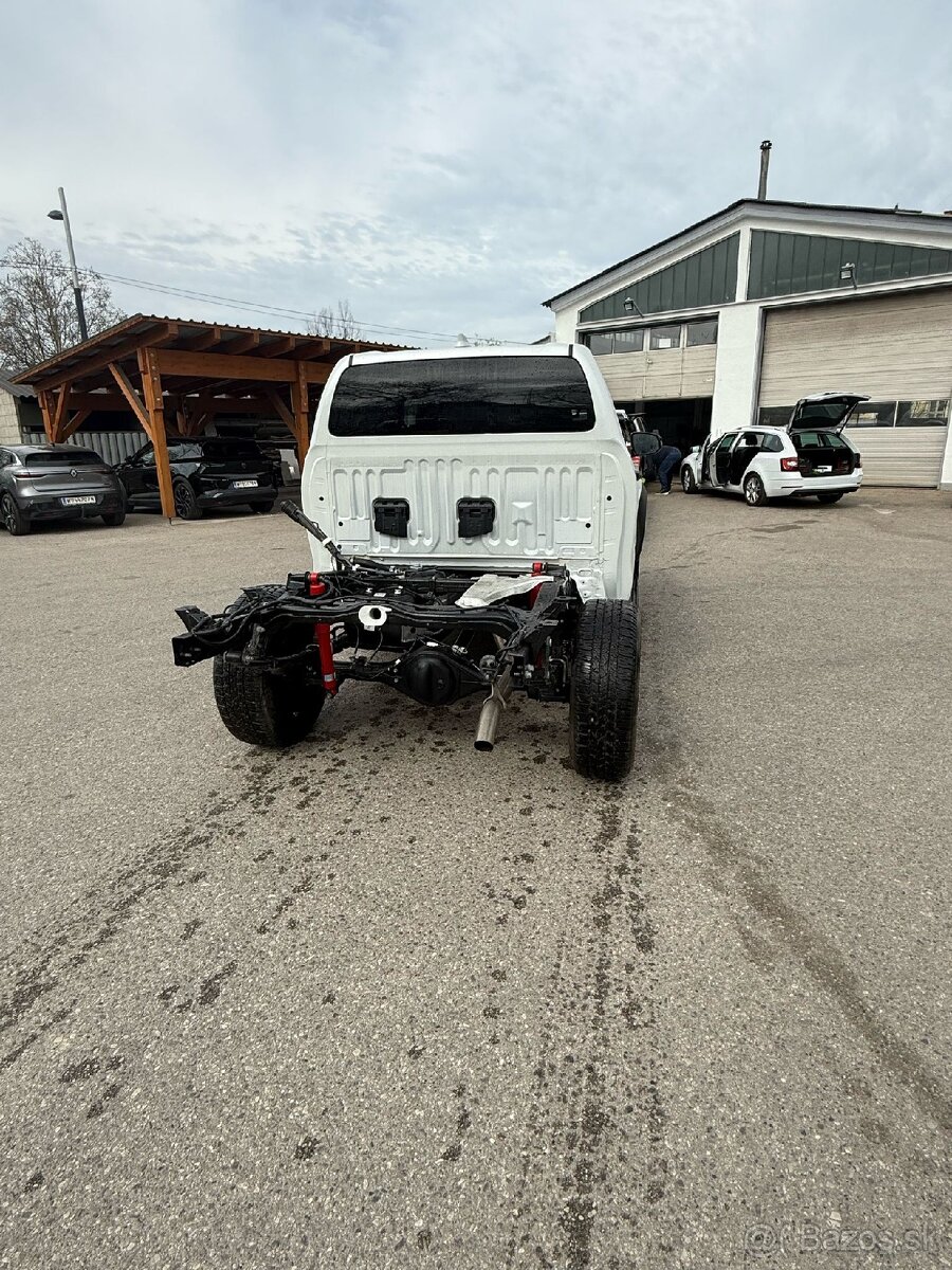 Toyota Hilux 2022-2025