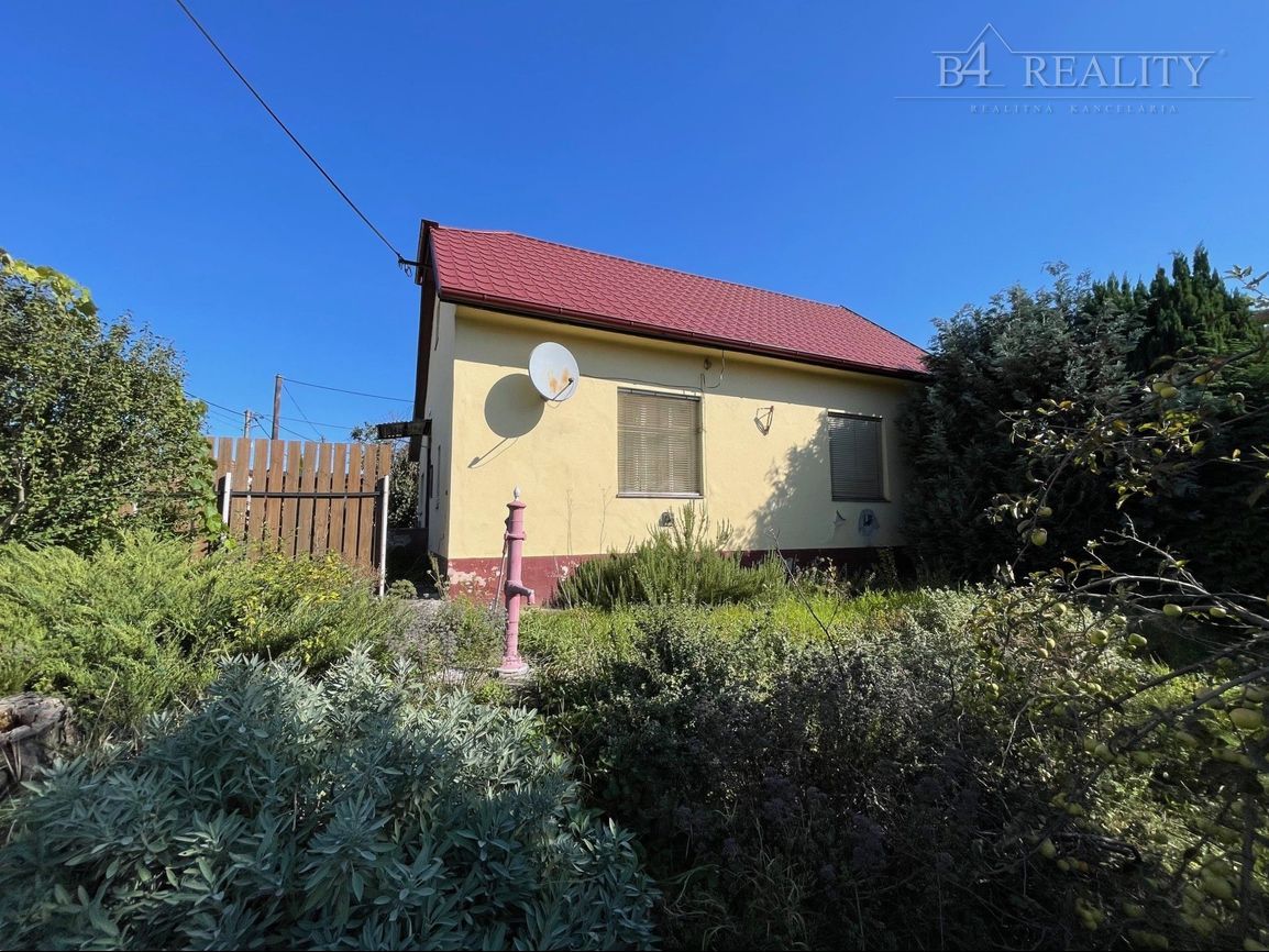 Rodinný dom s pozemkom 378 m2, Žilinská ul., Trenčianska Tep - 2