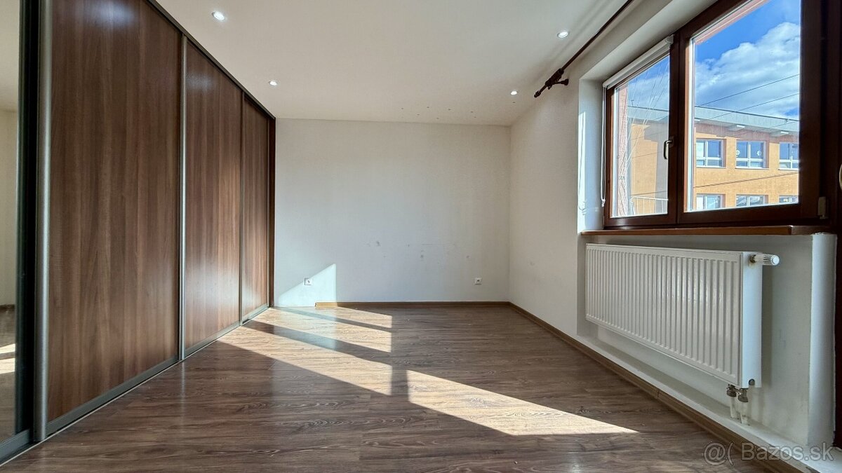 Priestranný byt v Beluši - 2