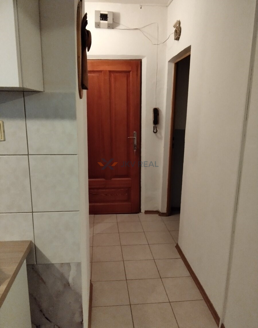 Zrekonštruovaný slnečný 2 izbový byt s balkónom - 2