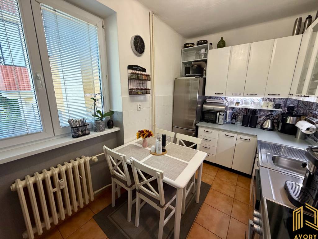 REZERVOVANÝ/ NA PREDAJ 3 - IZB. BYT s BALKÓNOM, SENICA - 2