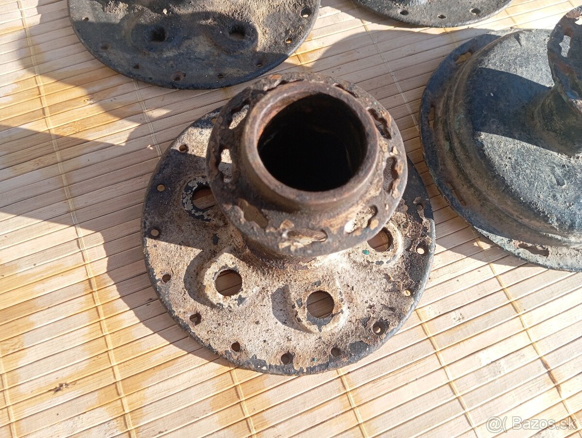 Predám stredy kolies na čz 125/150 c - 2