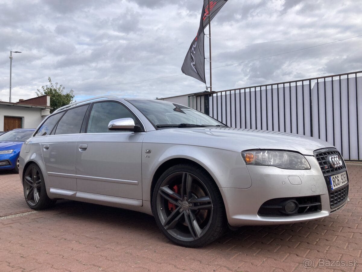 Audi S4 B7 V8 - 2