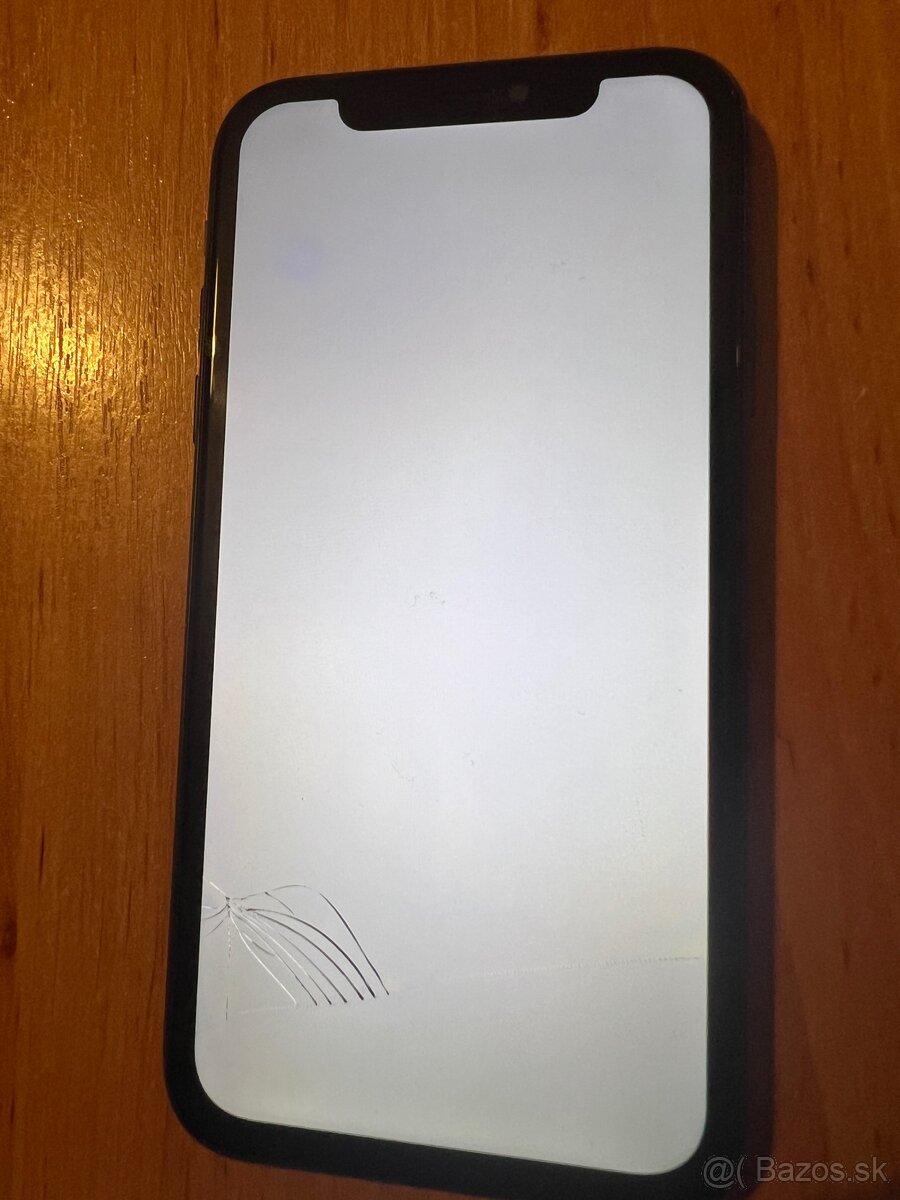 iPhone 11 • 128 GB - 2