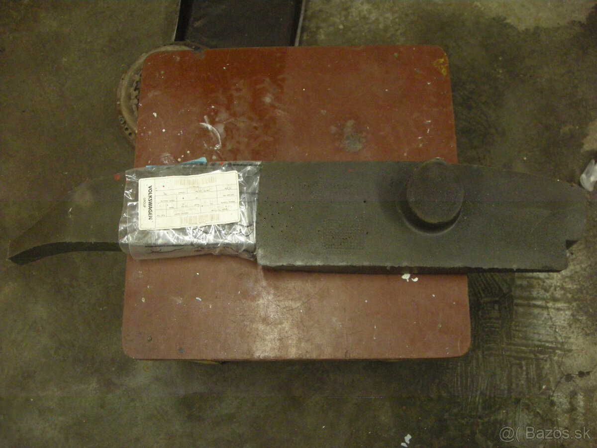 Vypln blatnika / odhlucnenie - Skoda Octavia 3 5E0 864 235 - 2