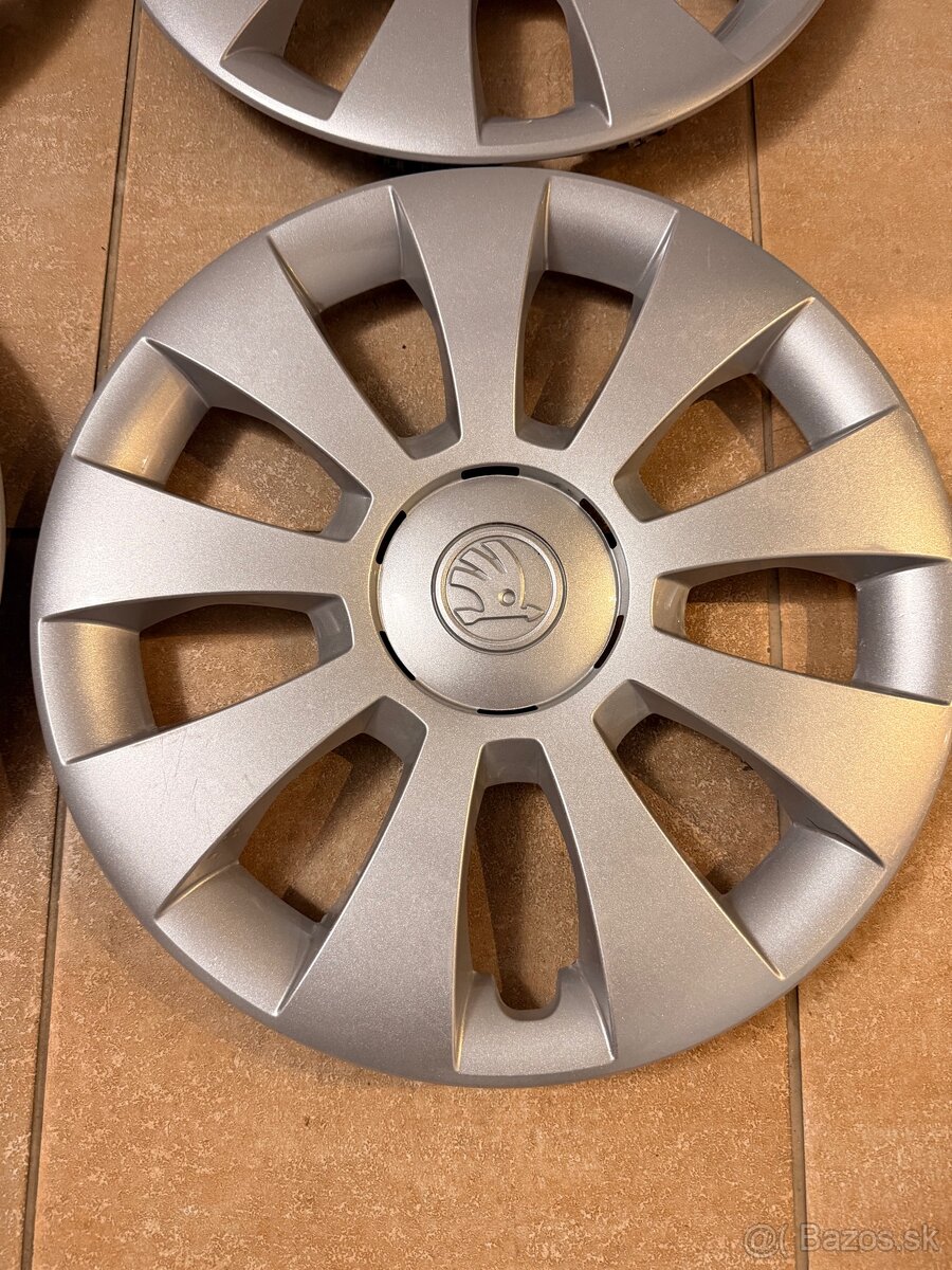 Škoda puklice r15 originál - 2