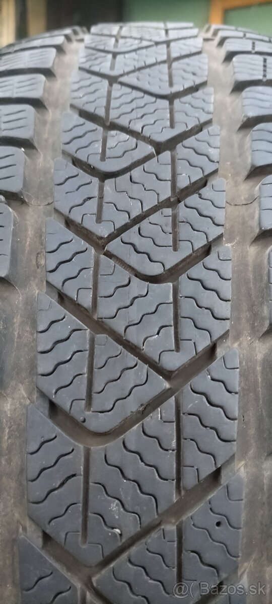 Pirelli sotozero r16 - 2