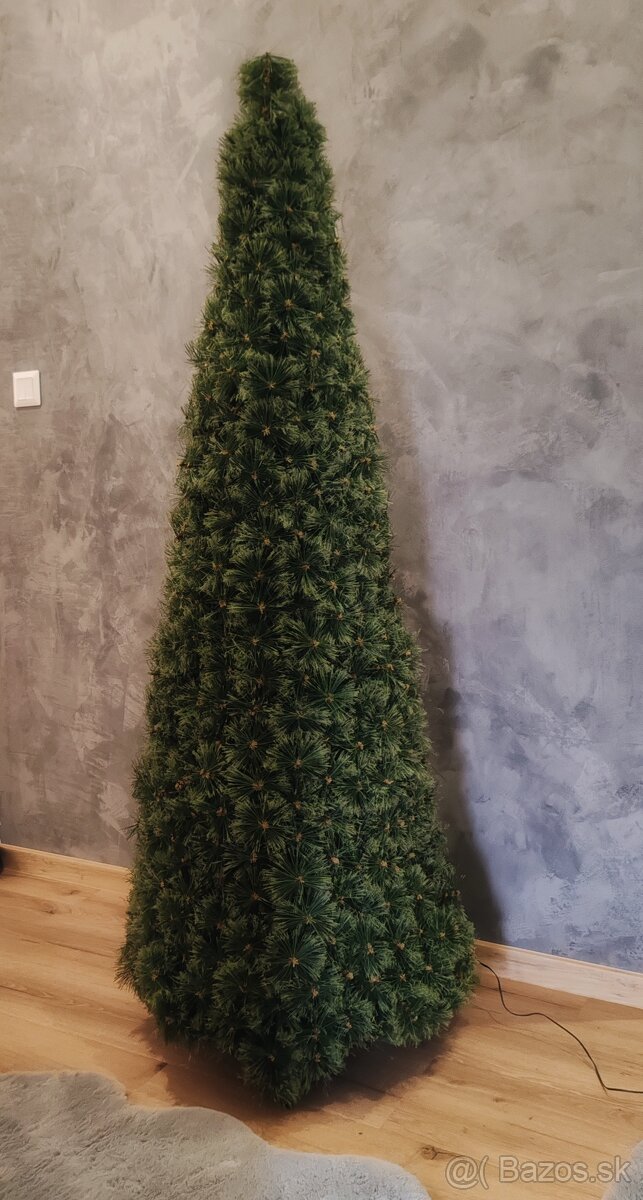 Vianočný stromček kužeľ - 2