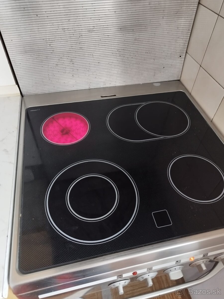 Elektrický sporák Mora + digestor - 2