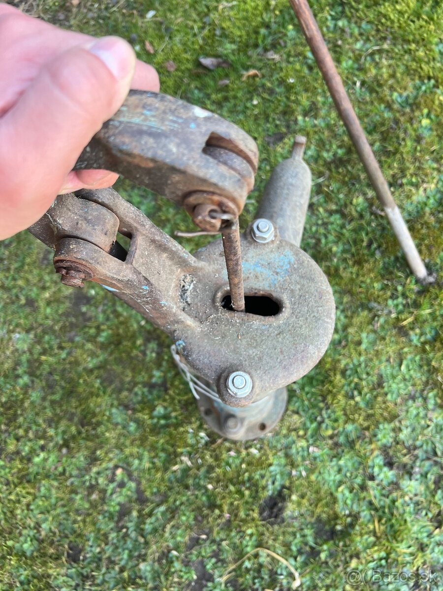 Ručná pumpa na vodu - 2