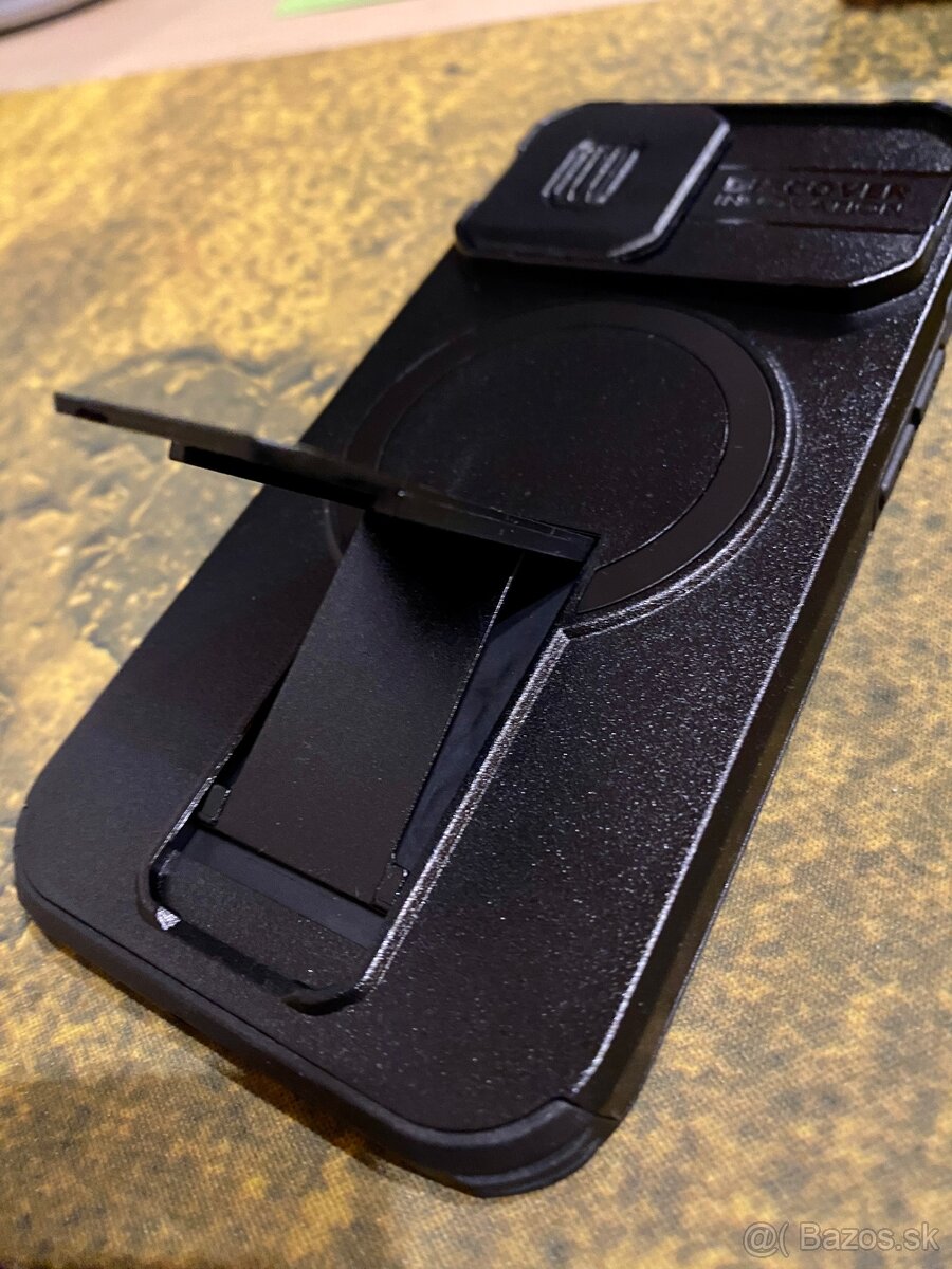 Nepoužitý MagSafe kryt pre iPhone 15 - 2