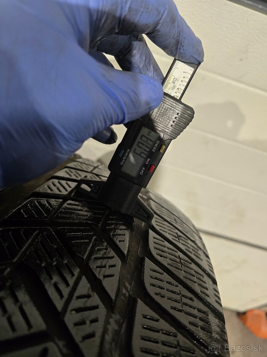 Zimné Pneu Pirelli 235/55 R19 - 2