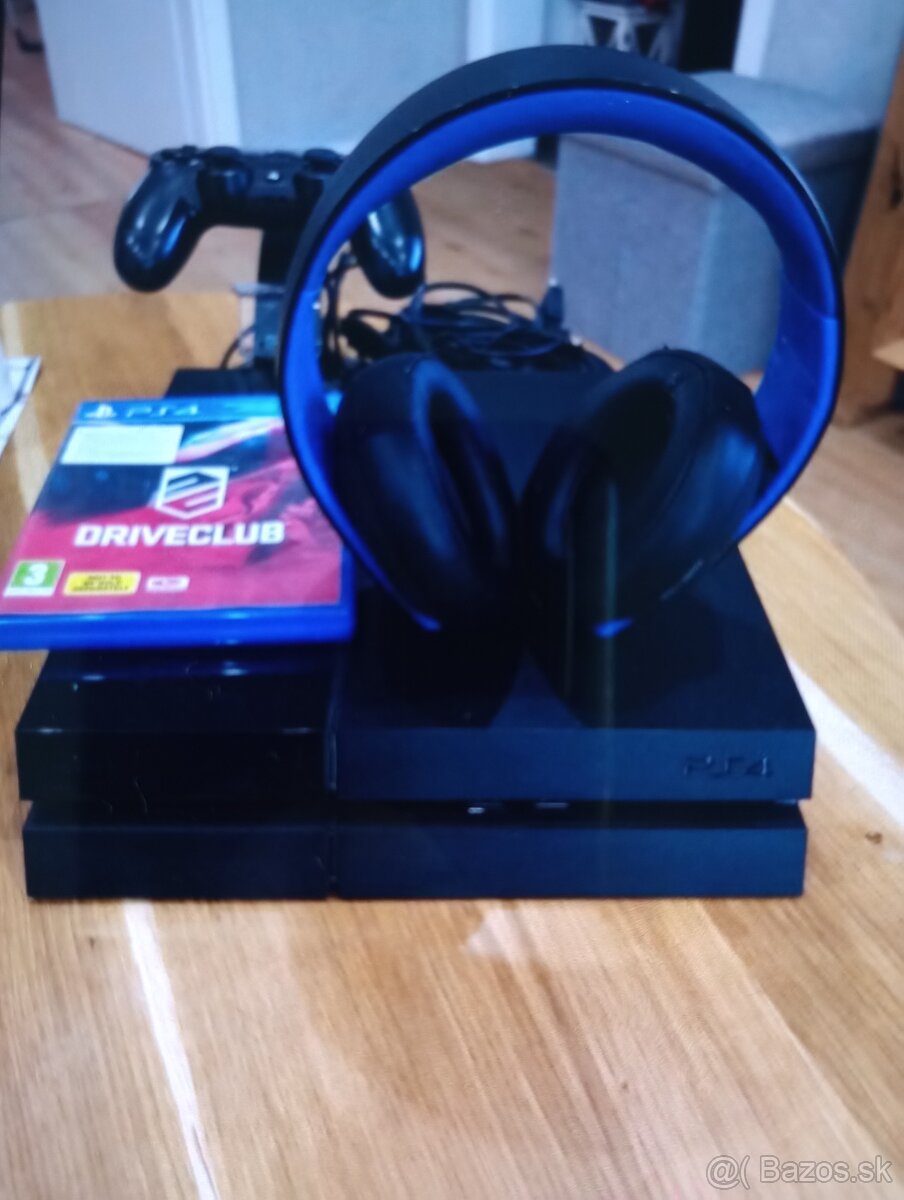 Predám PS4 - 2