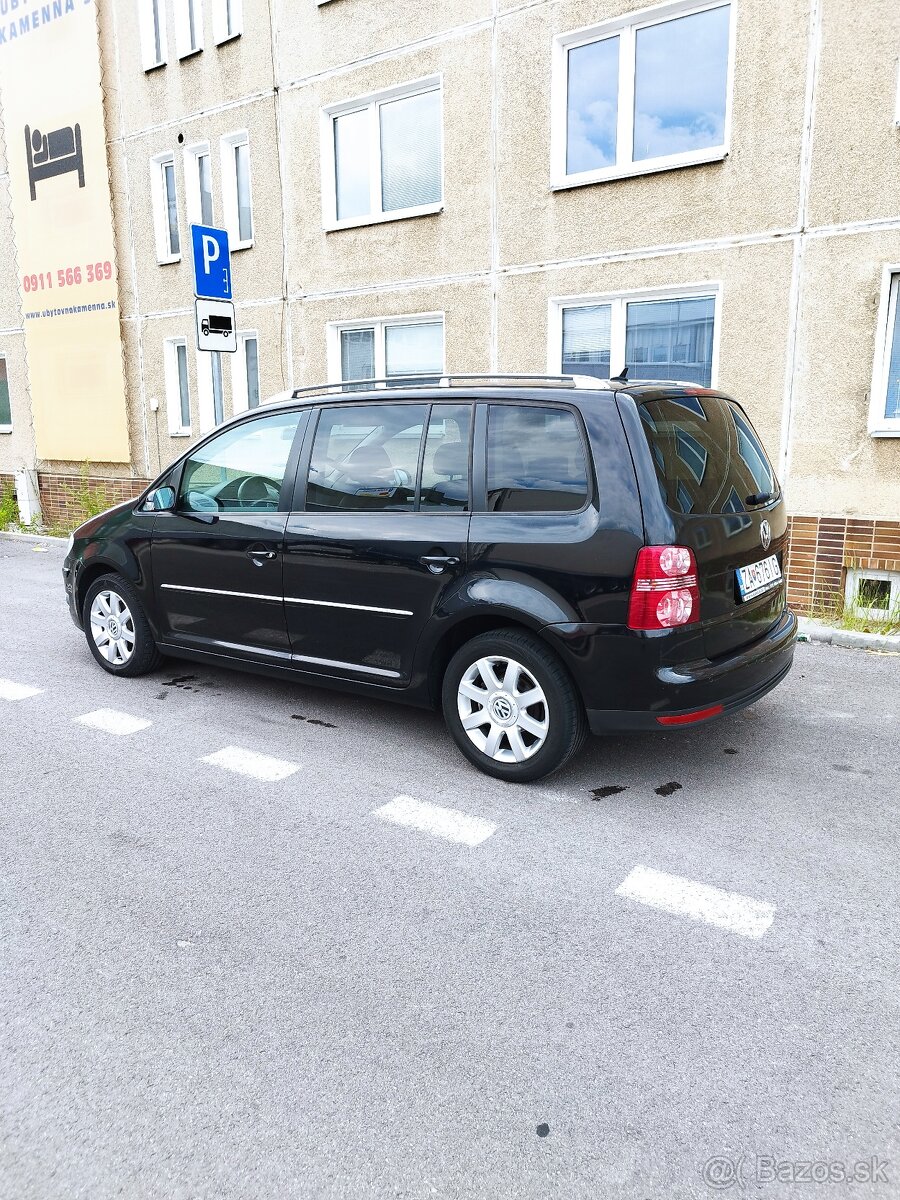 Volkswagen Touran - 2