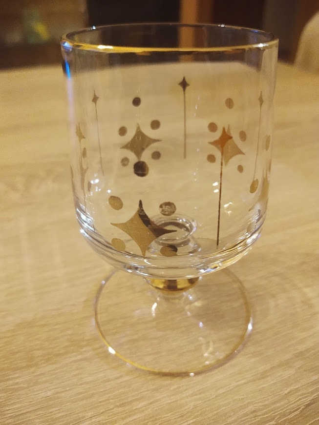 150ml pohariky ( z pozlacenym motivom ) 8 € - 2