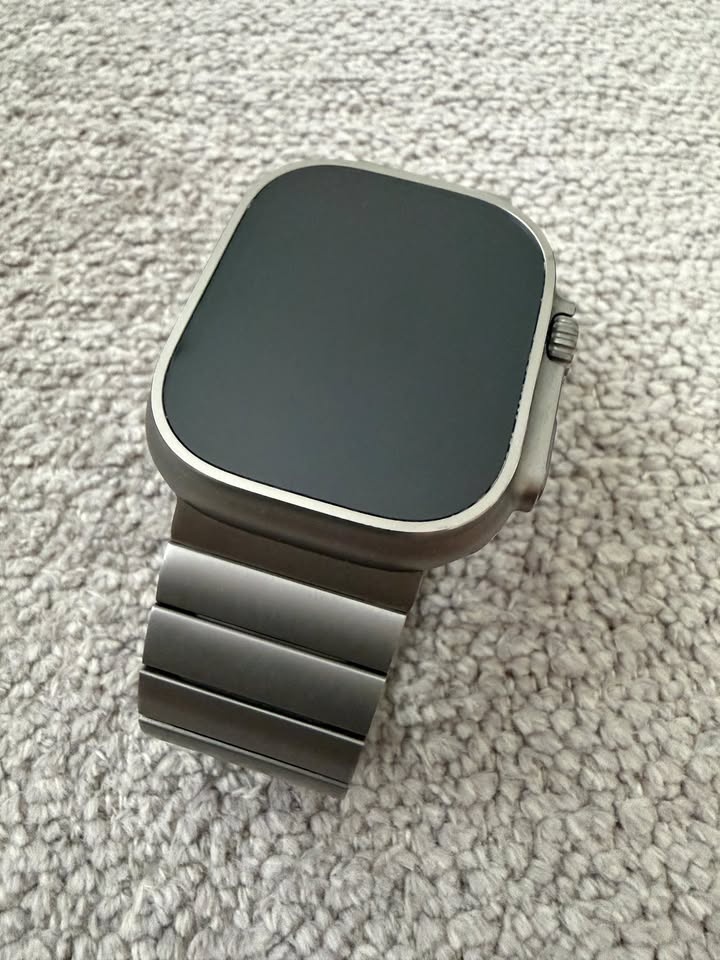 Apple Watch Ultra 2 s titánovým remienkom - 2