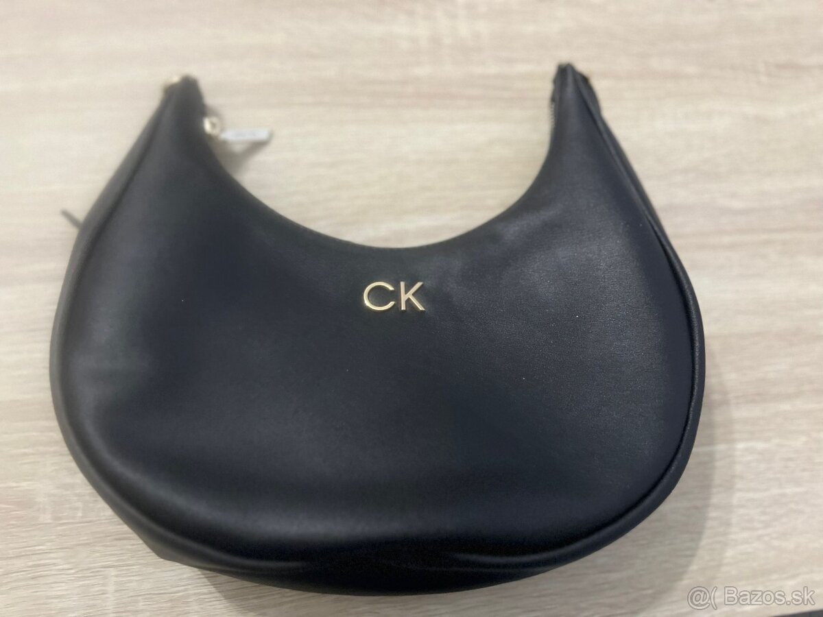 Calvin Klein cierna kabelka - 2