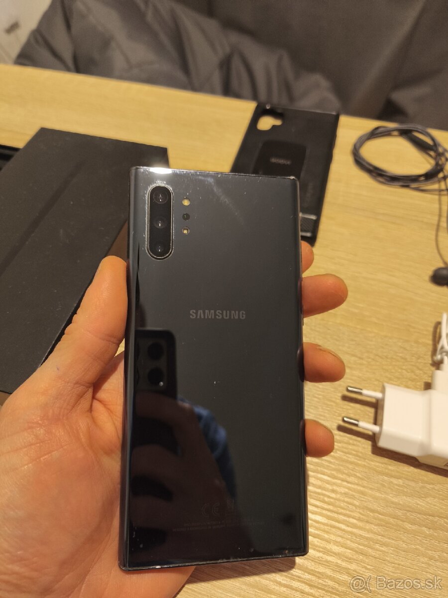 Predám Samsung Galaxy Note 10+ Aura Black komplet balenie
- 2