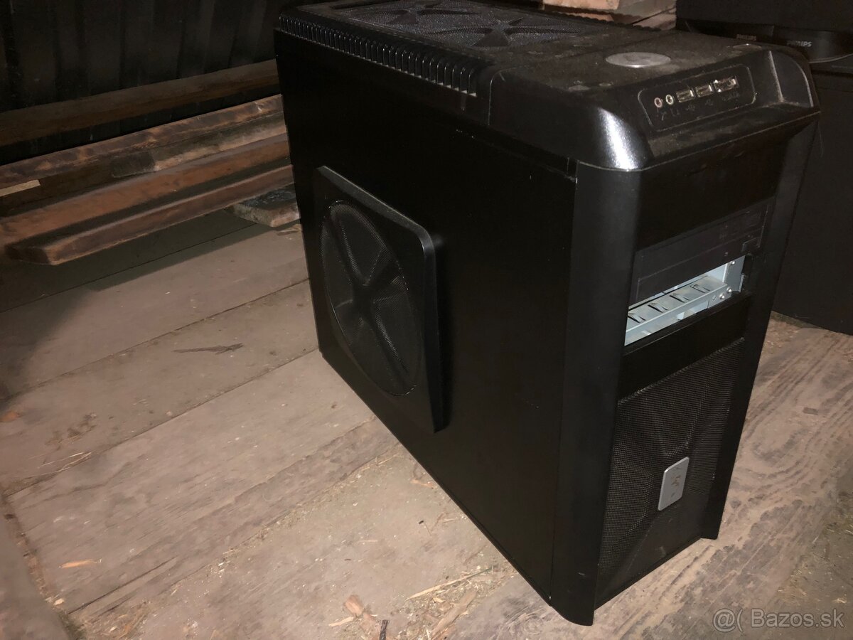 PC skrinka Chieftec - 2