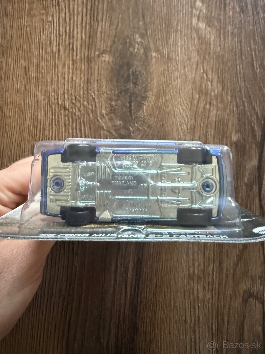 Hot wheels case mustang - 2