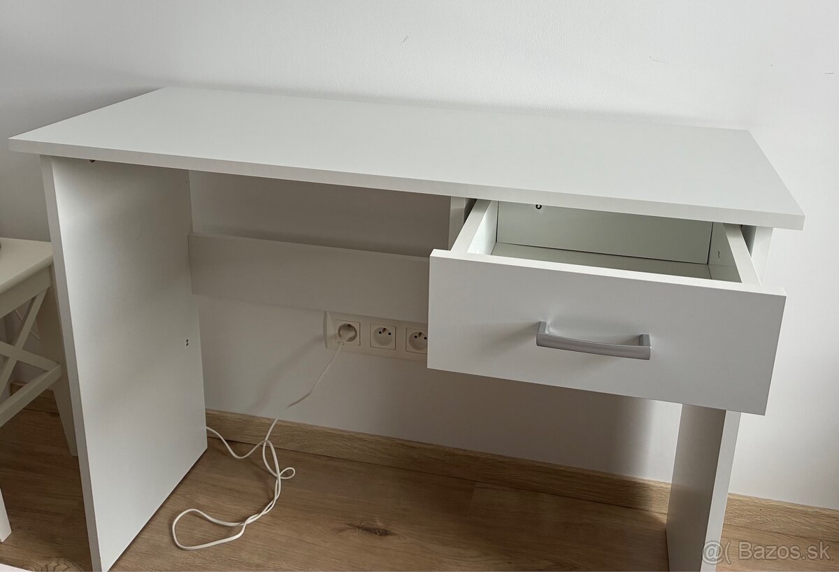 Stolík na PC / Kozmetický stolík - 2