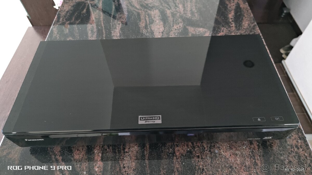 Panasonic UB900 - 2