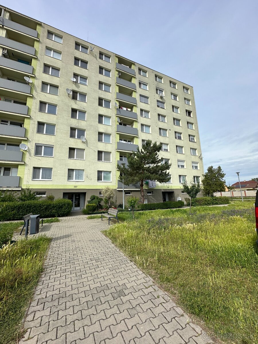 Na predaj 4 izbový byt - 2