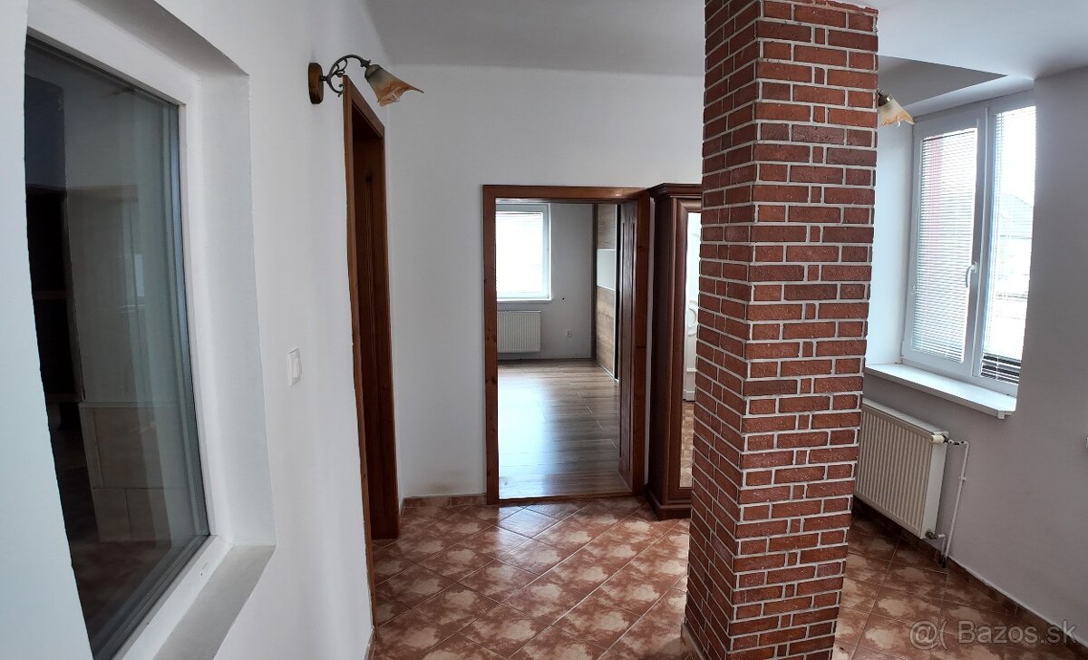 Prerobený 4izb rodinný dom s rozsiahlou záhradou, Kútníky - 2