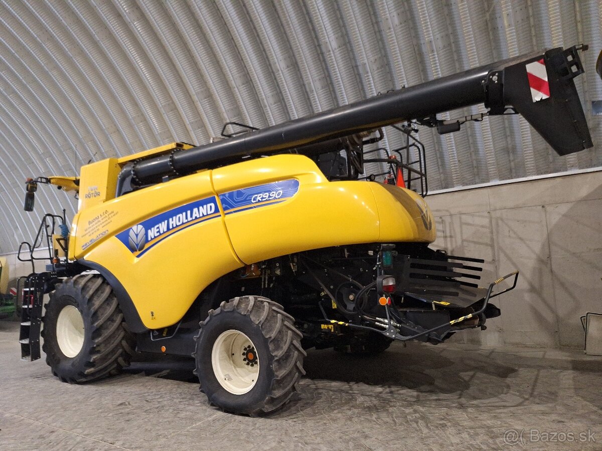Predám kolesový kombajn - New Holland CR 9.90 - 2