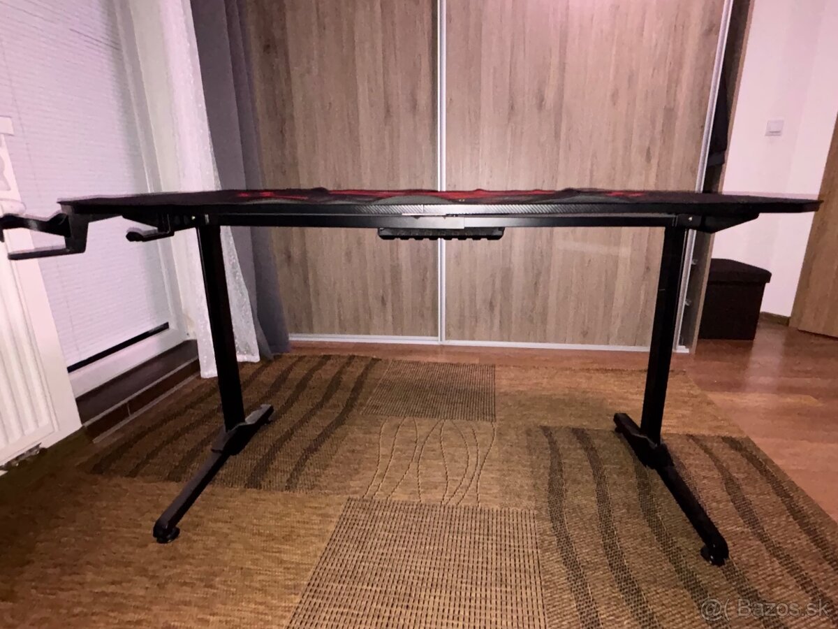 Predám stôl Diablo Chairs - 2