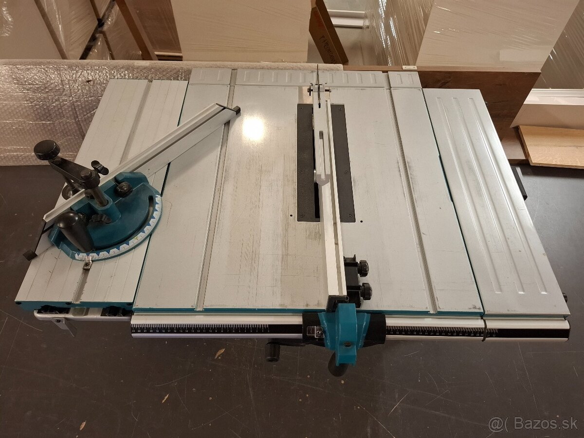 Stolová píla Makita MLT 100N - 2