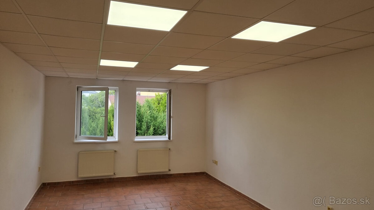 Priestor pre Vaše podnikanie v centre Senca - 2